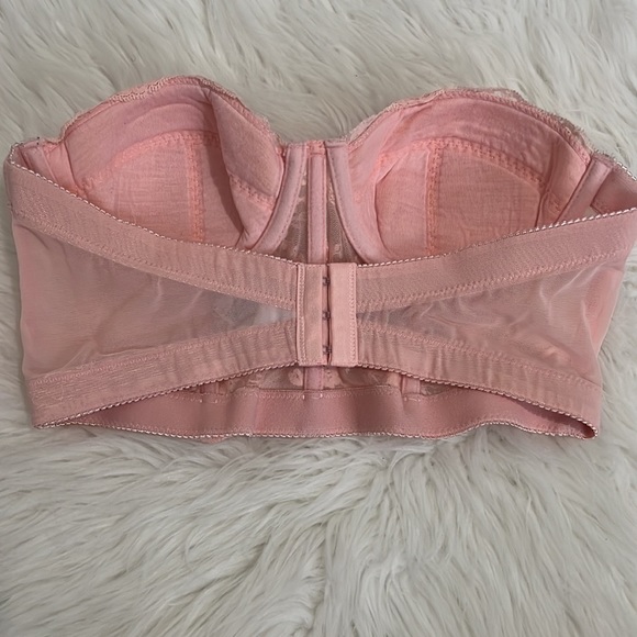 BUSTIER size L us, I think it's more a size S/M, brand FOREVER 21, color pink. - Picture 2 of 3